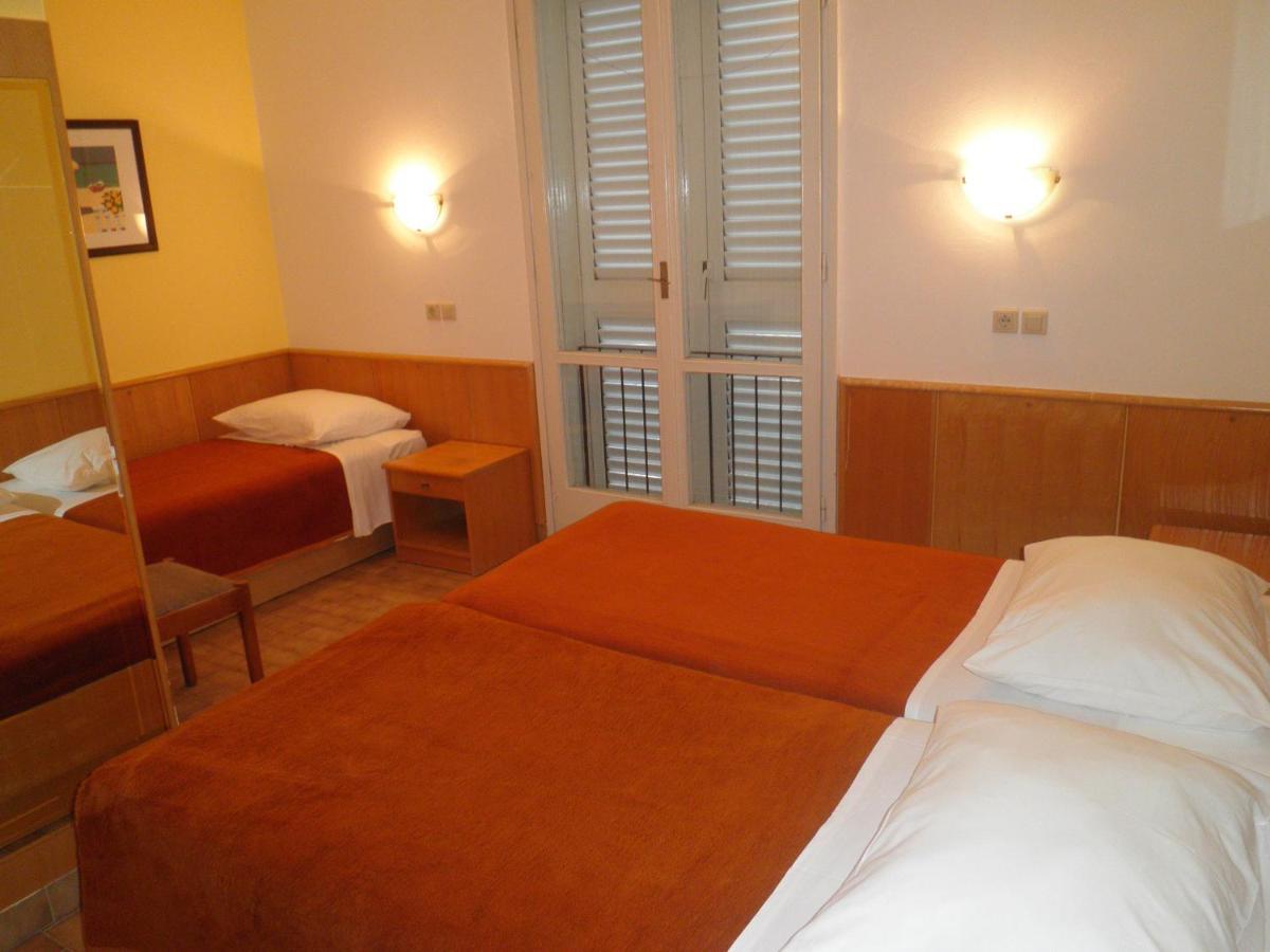 Hotel Zora Pavilions Primošten Zewnętrze zdjęcie
